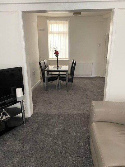 2 Bed House Near Anfield Stadium