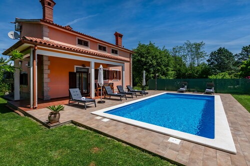Zuhause in der Ferne. Sommererinnerungen warten in der Villa Ornela.