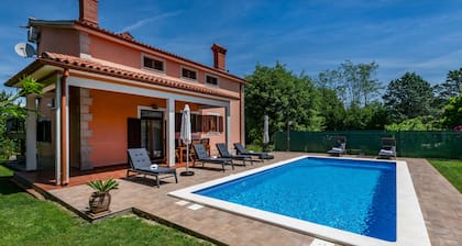 Zuhause in der Ferne. Sommererinnerungen warten in der Villa Ornela.