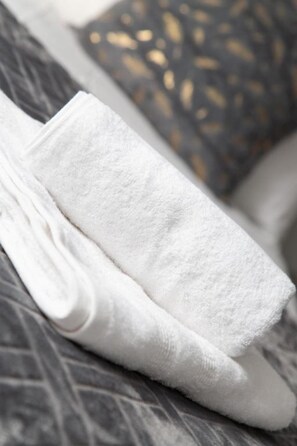 Chambre Double Standard, 1 lit double | Salle de bain