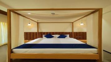 6 bedrooms, WiFi, bed sheets