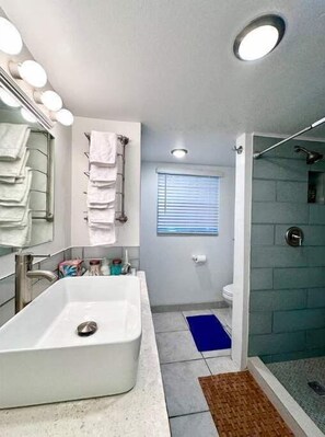 Bathroom - Waterfront House - Downstairs (Cooper Jack Bay Settlement)