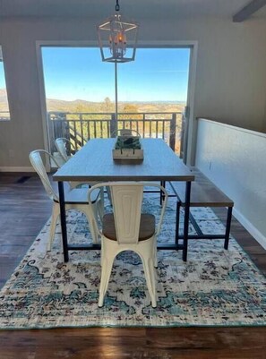 Outdoor dining - Best Prescott Views (Prescott)