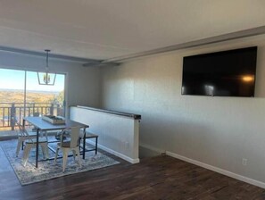 Outdoor dining - Best Prescott Views (Prescott)