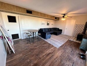 Smart TV, fireplace - Best Prescott Views (Prescott)
