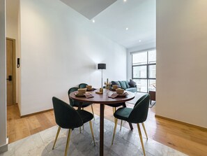 Téléviseur à écran plat
