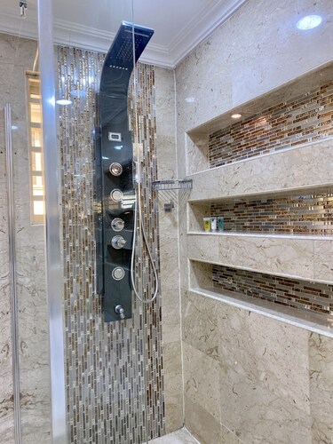 Glovis Luxury Apartments