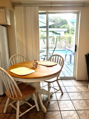 Dining - Getaway to the Gulf! (Gulfport)