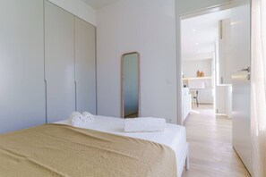 1 chambre, fer et planche à repasser, accès au Wi-Fi (inclus)