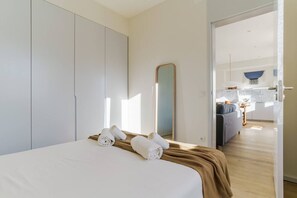 1 室のベッドルーム、アイロン / アイロン台、WiFi (無料)、ベッドシーツ