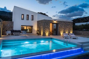 Front of property - Askelinos Villas (Karpathos)