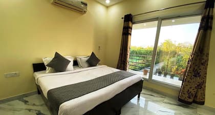 GoBravo 72 - 3BHK Farm with Pool & Garden Sec150 Noida