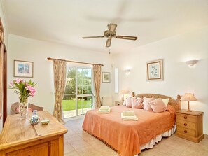 3 Schlafzimmer, Bügeleisen/Bügelbrett, WLAN, Bettwäsche