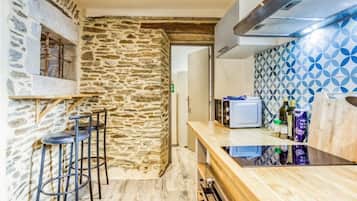 Micro-ondes, four, plaque de cuisson, lave-vaisselle
