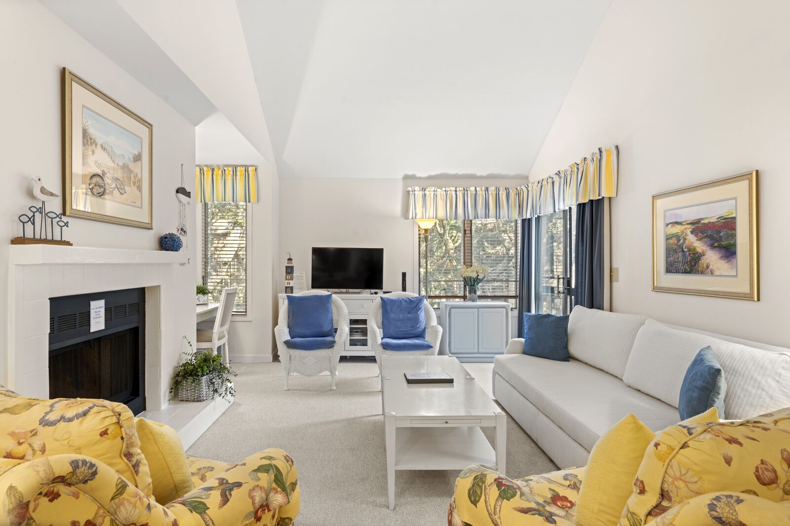 4338 Windswept: Cozy 1BR Villa Near Beach, Credit for Bikes/Beach Gear