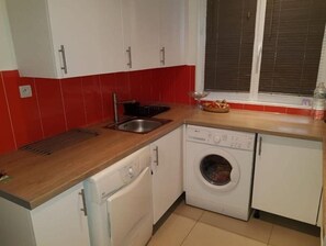 Private kitchen - Les Gites Capra - La Parisienne (Paray-Vieille-Poste)