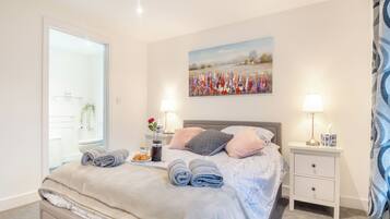 3 bedrooms, free WiFi, bed sheets