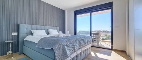 3 slaapkamers, een bureau, een strijkplank/strijkijzer, gratis wifi