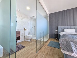Shower, hair dryer, towels - Apartment with large balcony and pool views (San Javier)