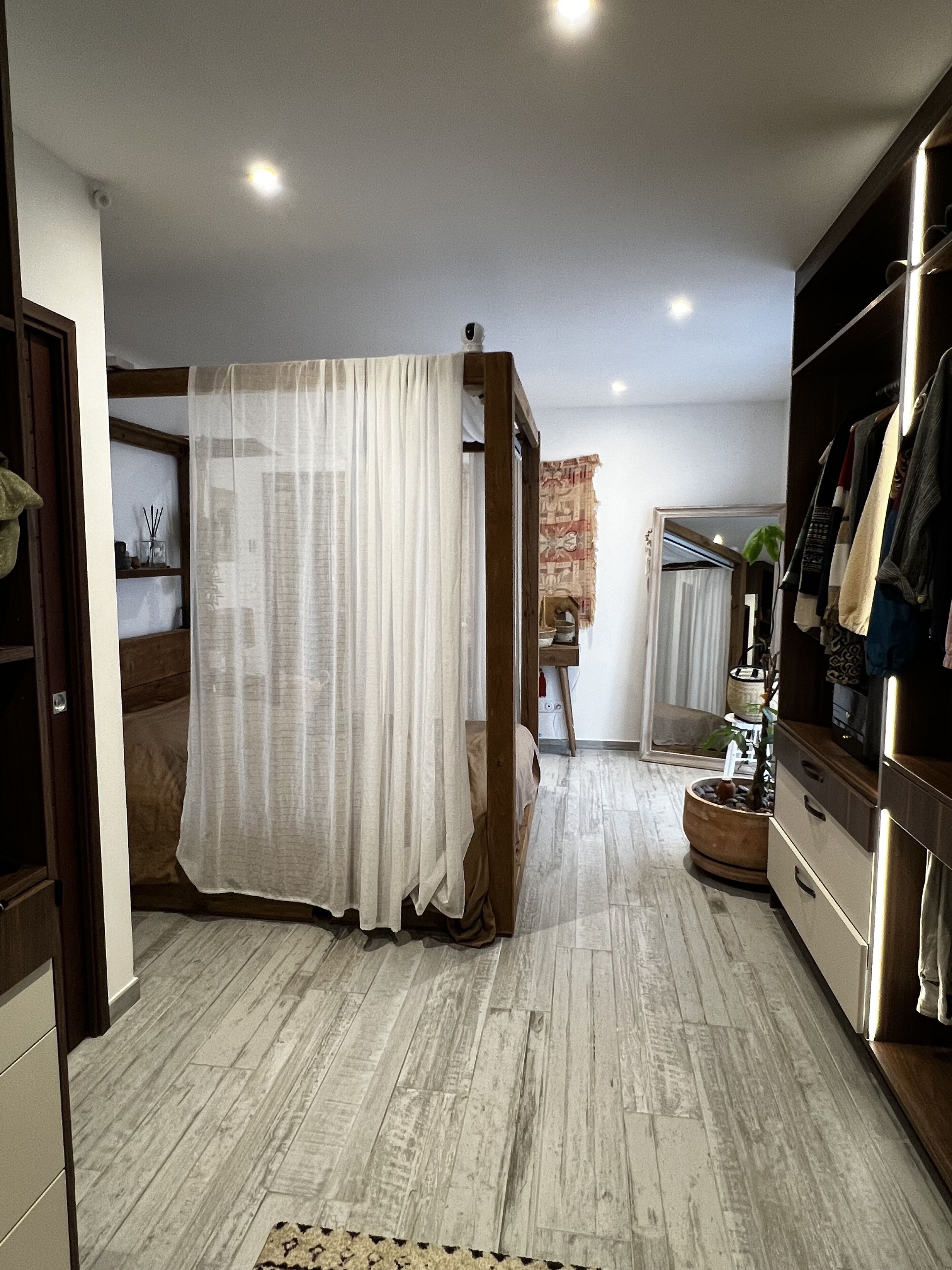 3 bedrooms, iron/ironing board, travel crib, free WiFi