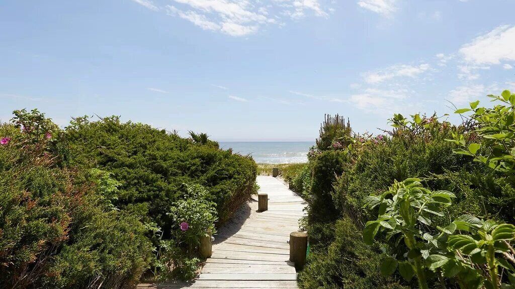 Beachfront Southampton Estate; pristine Atlantic ocean views,...