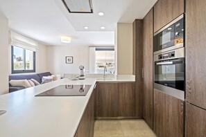 Fridge, microwave, oven, stovetop - Amazing Villa in El Faro ! 400 m from the beach (El Faro)