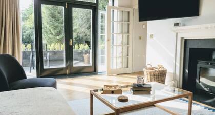 Renovated characterful coach house close to Loch Lomond and Helensburgh