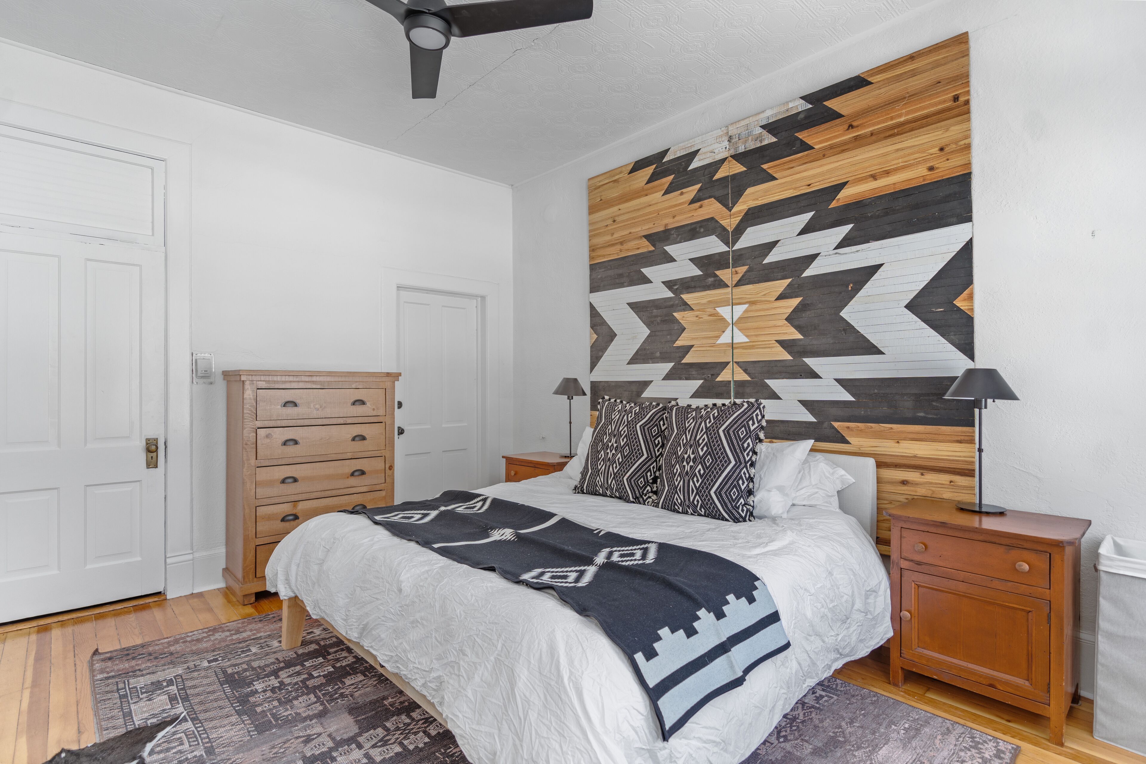 4 多间卧室、免费 WiFi、床单