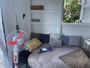 1 bedroom, bed sheets