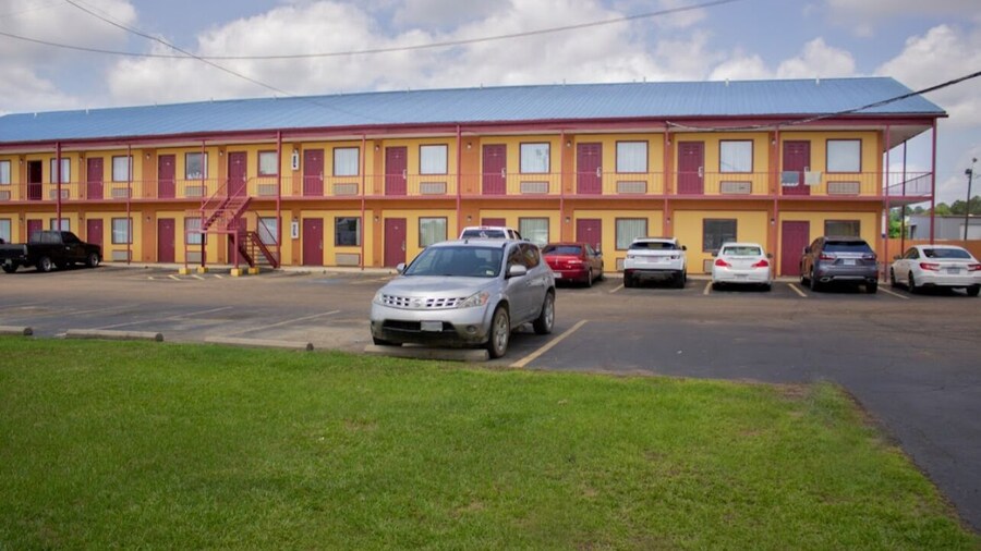 Deluxe Inn