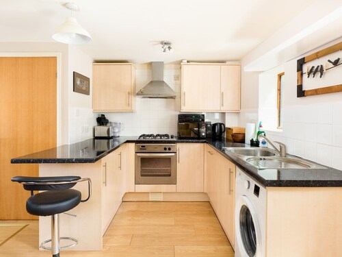 Self Contained 1 Bed Coach House - Pass the Keys