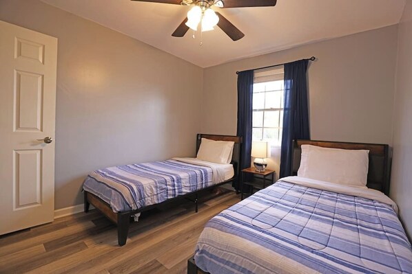 3 bedrooms, iron/ironing board, WiFi, bed sheets