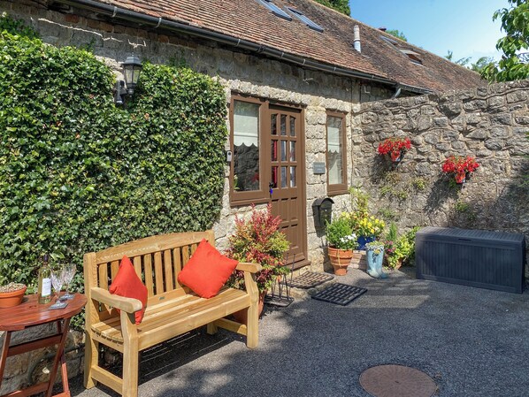 Terrace/patio - Stone Hill Oast Annexe (Egerton, near Ashford)