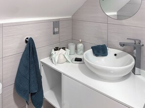 Towels - Stone Hill Oast Annexe (Egerton, near Ashford)