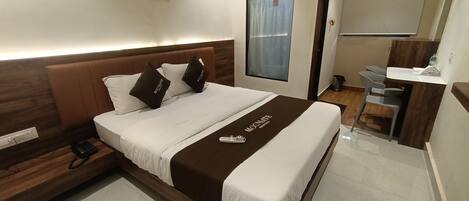Deluxe Room | 1 bedroom, Egyptian cotton sheets, premium bedding, memory foam beds