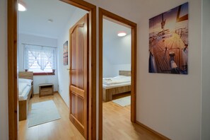 3 bedrooms, iron/ironing board, WiFi, bed sheets - Holiday Home - 90m2 (Lukecin)