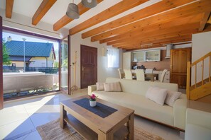 TV, fireplace - Holiday Home - 90m2 (Lukecin)