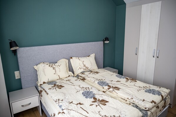 4 chambres, fer et planche à repasser, Wi-Fi, draps fournis