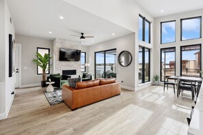 Smart-tv en een open haard