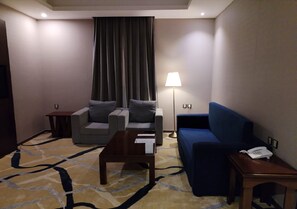 80-cm flat-screen TV with cable channels, TV - Sansa Hotel (Jeddah)