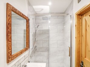 Shower - La Petit Maison (St. Columb Major)