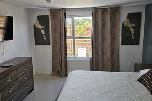 3 bedrooms, iron/ironing board, free WiFi, bed sheets