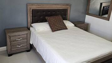 3 bedrooms, iron/ironing board, free WiFi, bed sheets