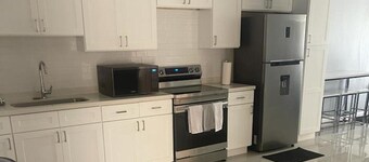 Apartment Sleeps 6 With Pool Access