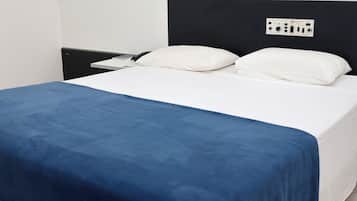 Deluxe Room | Desk, laptop workspace, free WiFi