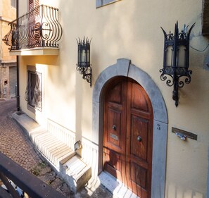 Exterior detail - The Watch Houses - Baron (Gallodoro)