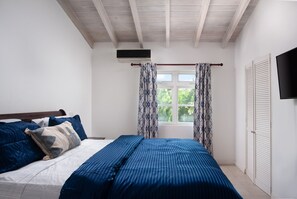 2 bedrooms, iron/ironing board, travel cot, free WiFi