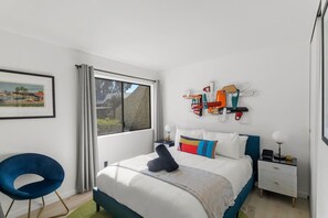 2 soverom, strykejern/-brett, reiseseng for barn og wi-fi