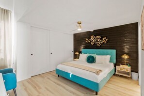 2 bedrooms, iron/ironing board, travel cot, WiFi