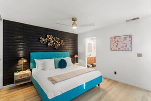 2 dormitorios, tabla de planchar con plancha, cuna de viaje y wifi